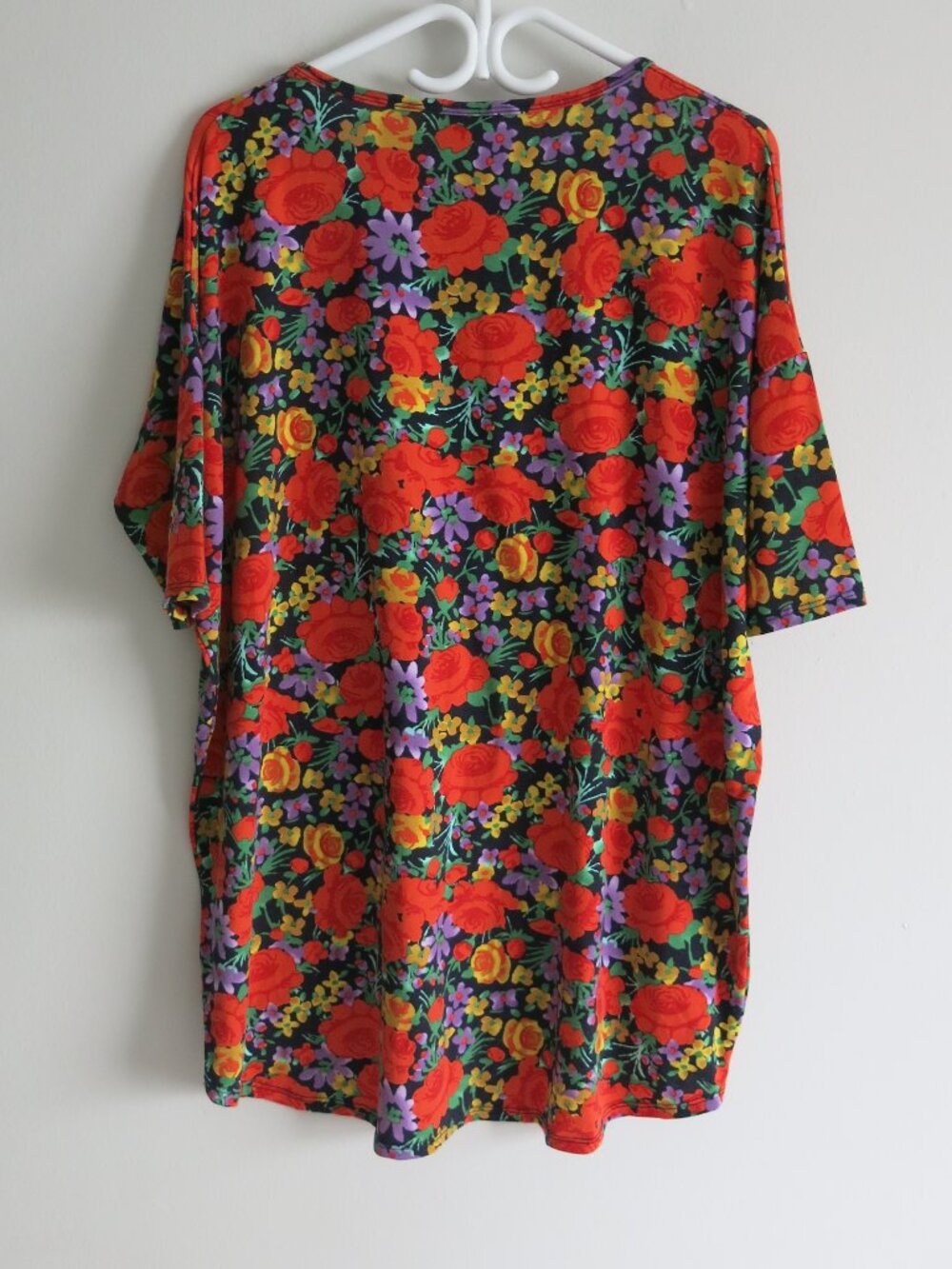 LuLaRoe Multi Color Floral Print Short Sleeve High Low Top Blouse - Size Large - Picture 3 of 5